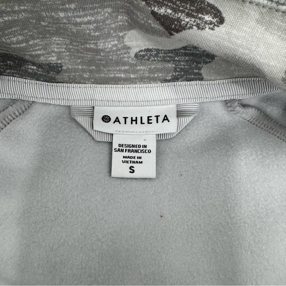 ATHLETA Triumph Hoodie Gypsum Camo Size Small - Picture 5 of 11